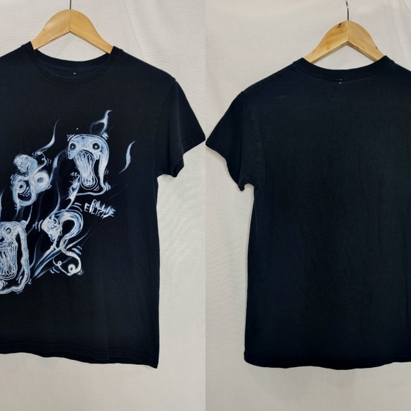 Billie‎ Eilish Ghoul Smoke Short Sleeve Graphic Band Tee Shirt  Black Blue Small - Picture 1 of 6